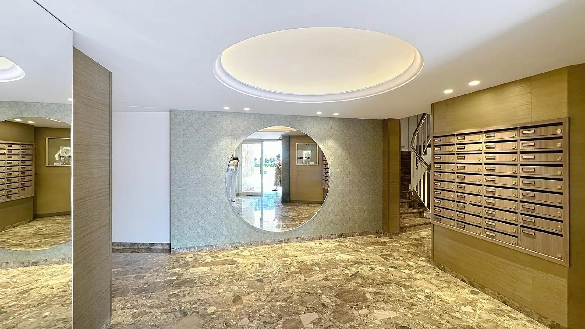 Beachfront 2-Bedroom Apartment With Balcony Cannes France